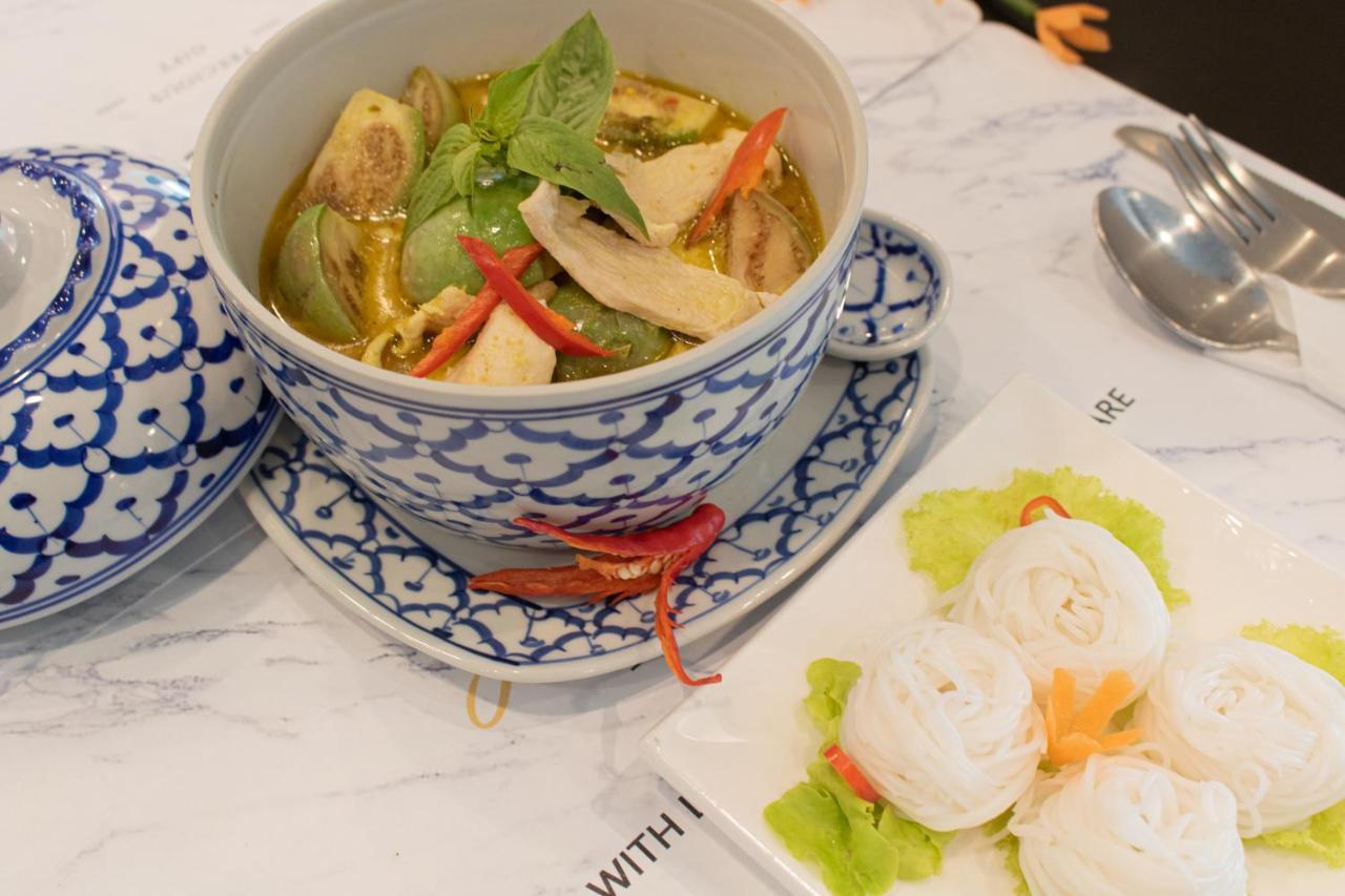 Avana Hotel And Convention Centre Sha Extra Plus バンコク都 エクステリア 写真