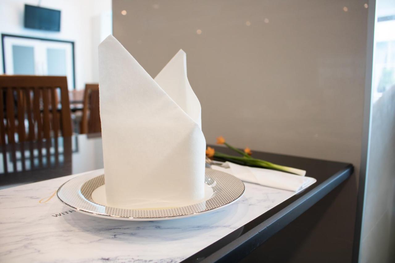 Avana Hotel And Convention Centre Sha Extra Plus バンコク都 エクステリア 写真