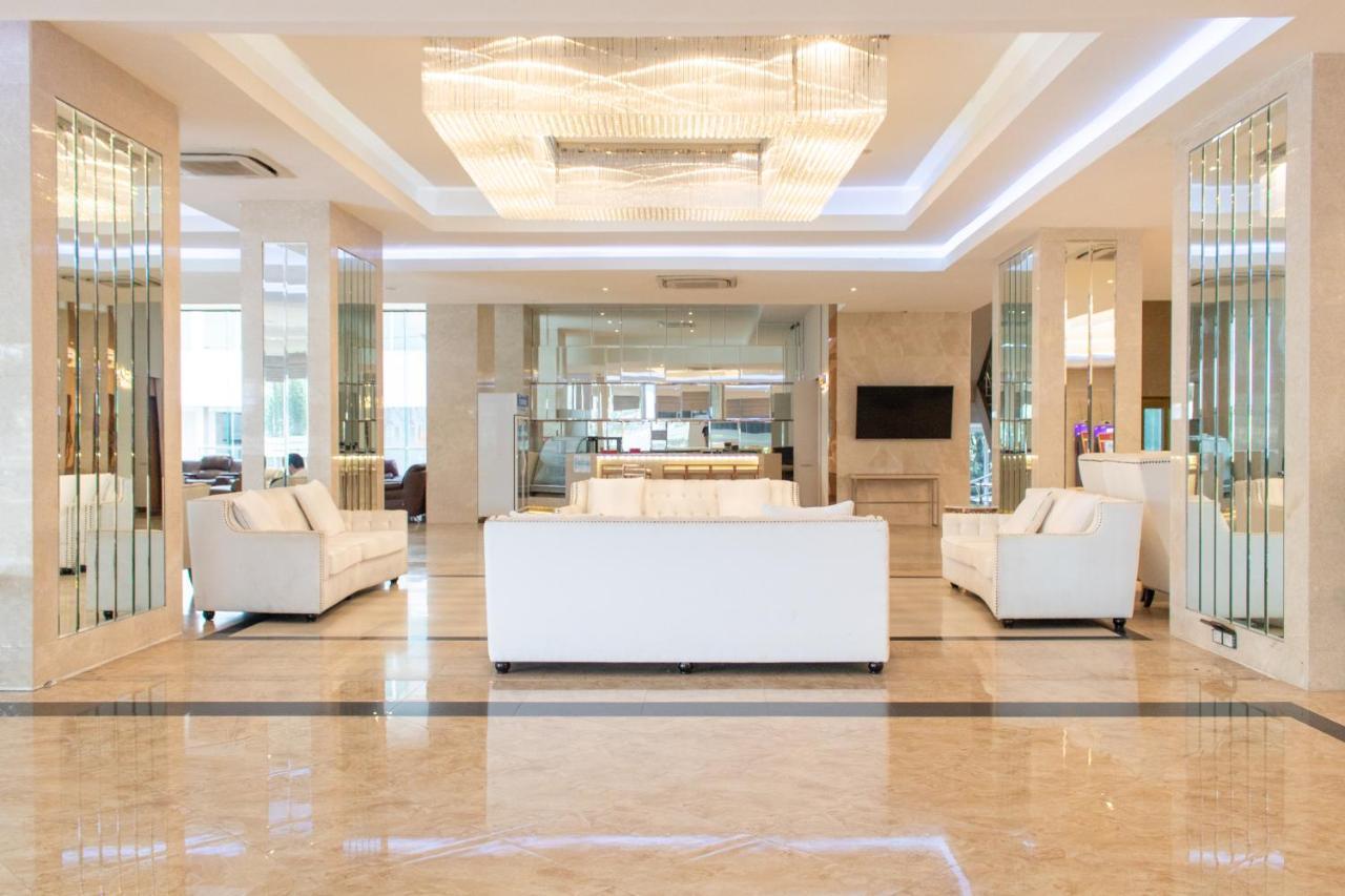 Avana Hotel And Convention Centre Sha Extra Plus バンコク都 エクステリア 写真